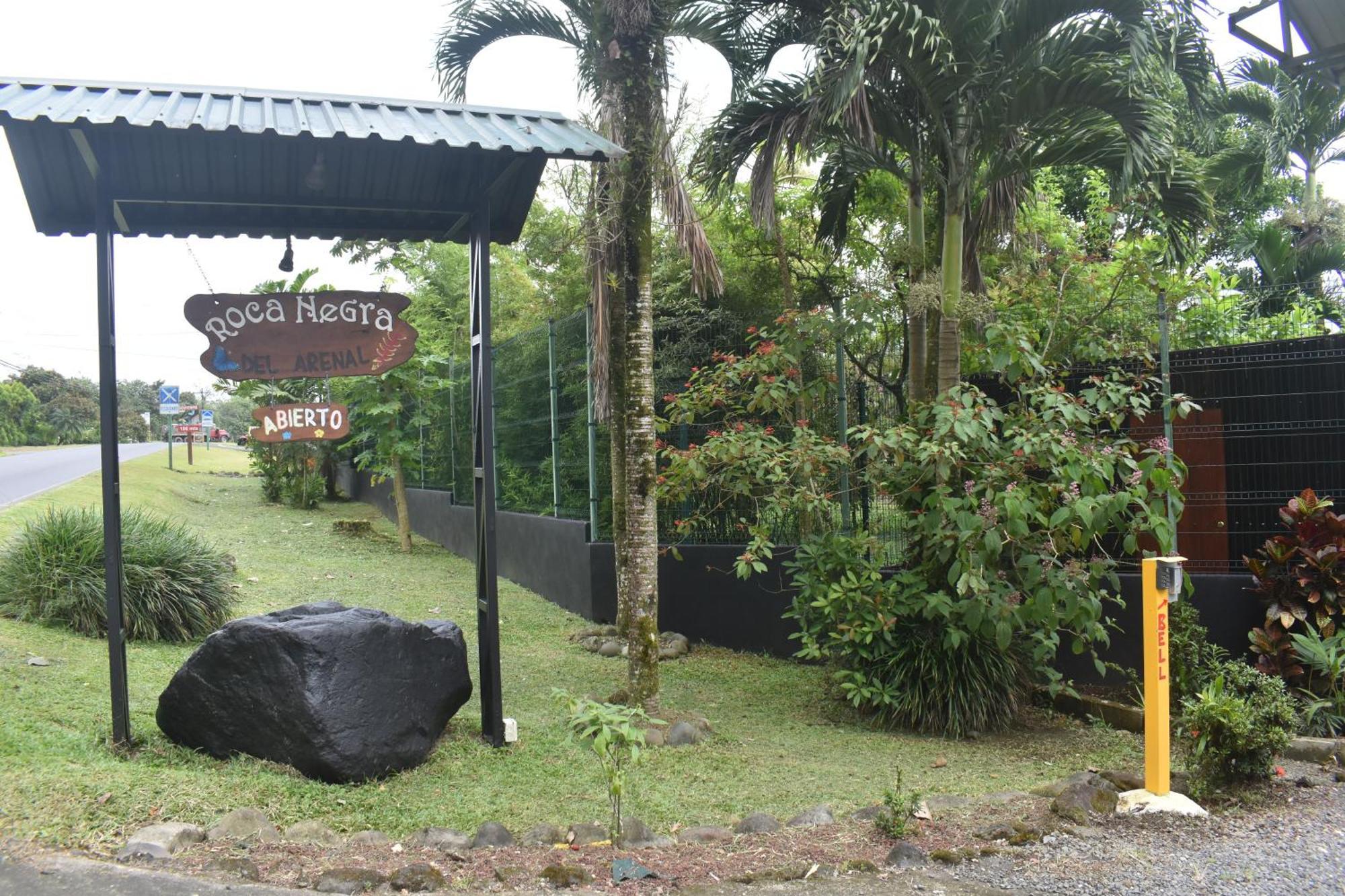 Hotel Roca Negra Del Arenal La Fortuna Exterior photo